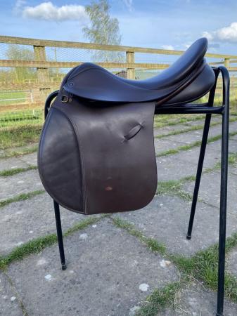 Image 2 of Farrington VSD saddle 17.5 inch