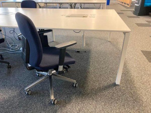 Image 5 of 8 white 6-pod/bench/hot desk office business desk/tables