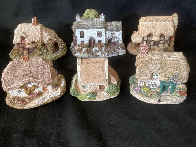 Preview of the first image of Lilliput Lane collection (6 items).
