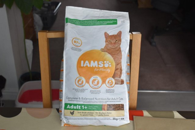 Preview of the first image of 3 x 3 Kg bags Iams vitality adult cat food. Chicken variety.