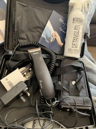 Image 2 of Wahl Avalon clipper set hardly used