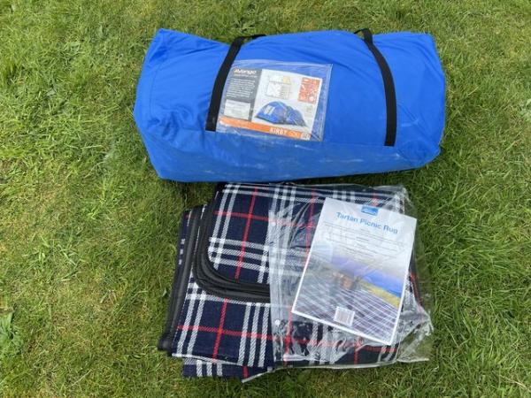 Image 3 of Kirby 500 blue tent poles, 5 man, spacious