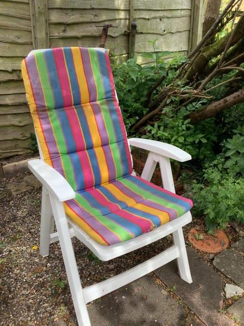 Preview of the first image of Reclining white sun lounger.