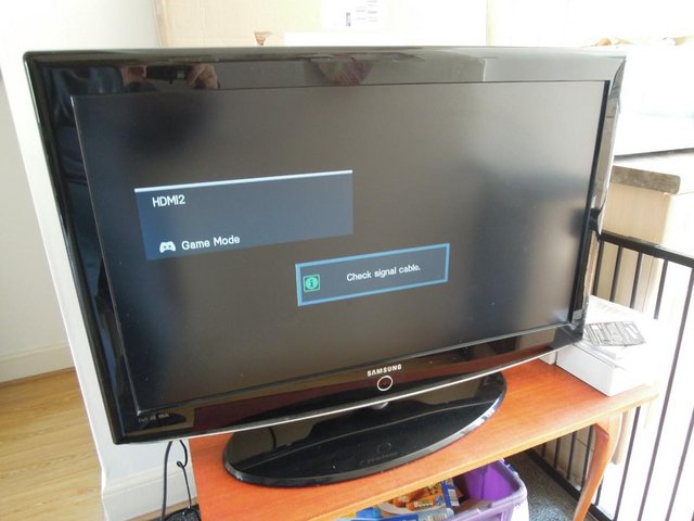 Preview of the first image of tv 37" Samsung cable & remote.