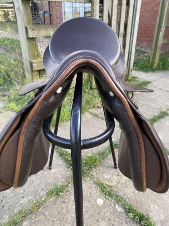 Image 3 of Farrington VSD saddle 17.5 inch