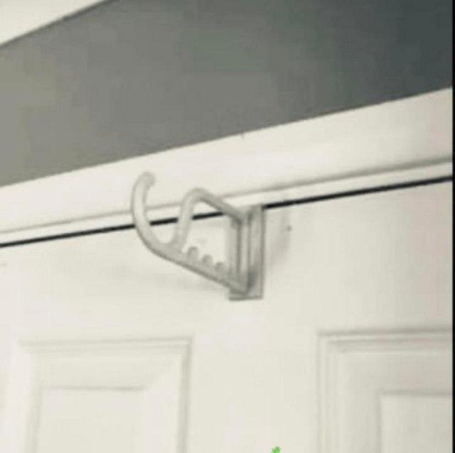 Preview of the first image of Over door hanger in light grey by Kleeneze.