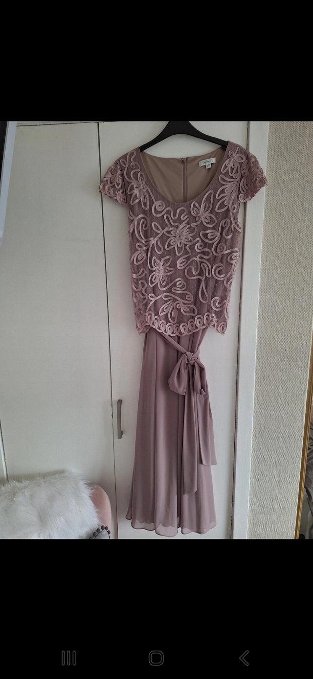Preview of the first image of Wedding outfit, immaculate condition size 16.