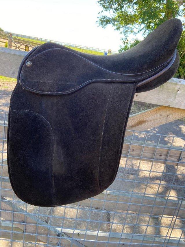 Preview of the first image of Fylde Marjorie 17.5” Havana Saddle.