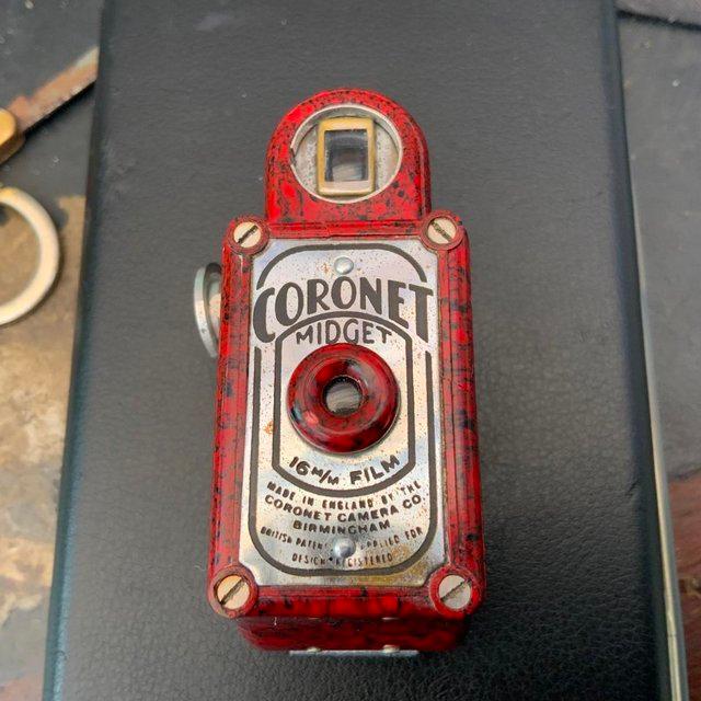 Preview of the first image of Coronet Midget Camera rare colour.