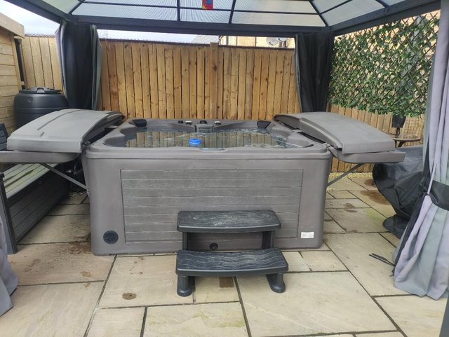 Preview of the first image of TUFF SPAS TT450 PLATINUM - Hot Tub.