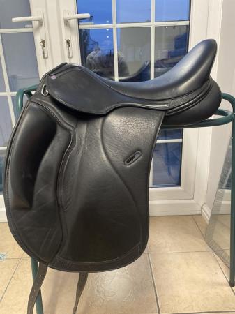 Image 3 of 17.5 Cavaletti Monoflap Dressage Saddle
