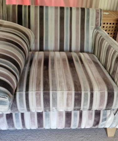 Image 6 of Three seater sofa Sofa 3-seater in colour striped fabric
