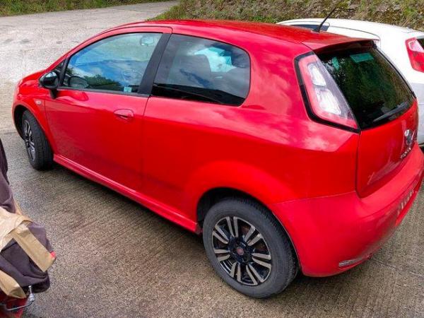 Image 2 of FIAT PUNTO 2013 1.2 REAL EXCELLENT CON ALL PARTS AVAILABLE