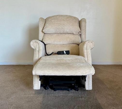 Image 5 of ELECTRIC MOBILITY RISER RECLINER CREAM CHAIR ~ CAN DELIVER