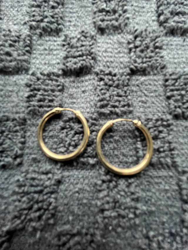 Preview of the first image of 9CT Gold…Sleeper Hoop Earrings…………………….