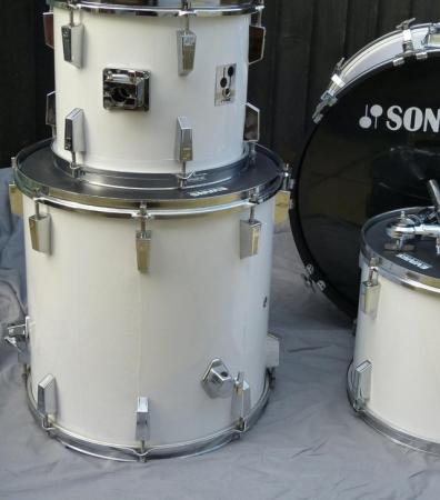 Image 1 of Sonor drum kit (4-drum shell pack)