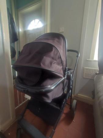 Image 2 of Ickle bubba pram and carseat