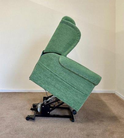 Image 17 of LUXURY ELECTRIC RISER RECLINER GREEN CHAIR ~ CAN DELIVER