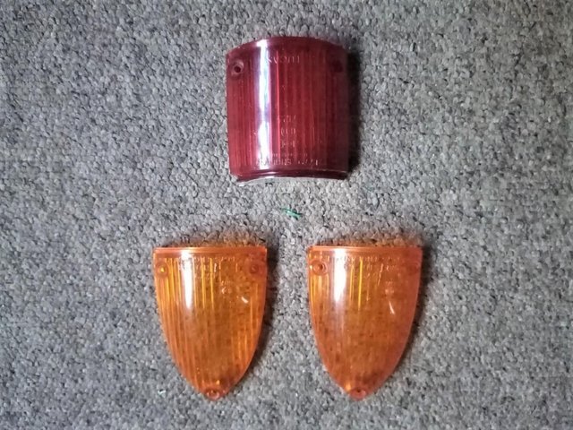 Preview of the first image of ROVER P6 2000 REAR AMBER INDICATOR LENS PAIR AND 1 REAR STOP.