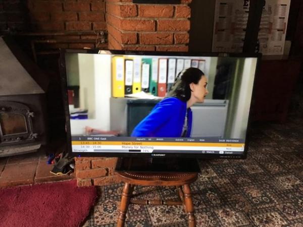 Image 1 of Blaupunkt 40” colour TV with remote control