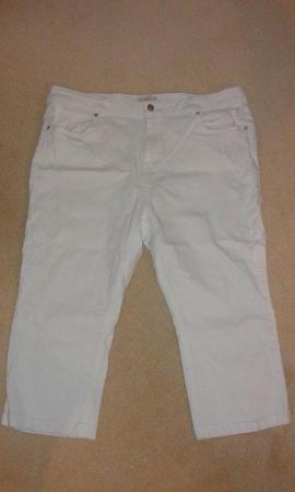 Image 1 of Ladies White Cropped Jean type trousers