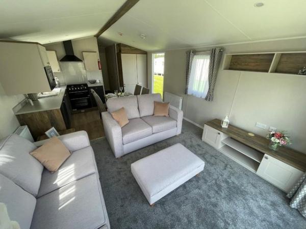 Image 2 of Static Caravan for sale in Dorset - Willerby Highclere