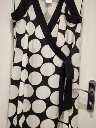 Image 17 of New with Tags Wallis Summer Wrap Dress Size 16