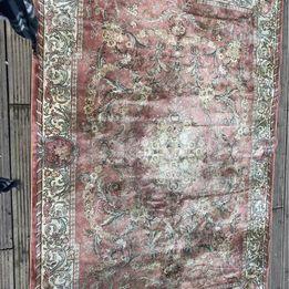 Image 2 of Lovely large vintage silk style fringed rug beautiful design