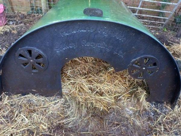 Image 2 of Good Condition Used Solway Pig Ark 5ftx4ft with Solid Floor
