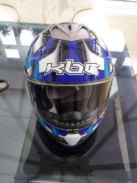 Preview of the first image of Full-Face crash helmet with visor and carry bag.