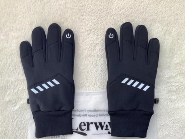 Image 3 of LERWAY THERMAL UNISEX GLOVES  - NEW