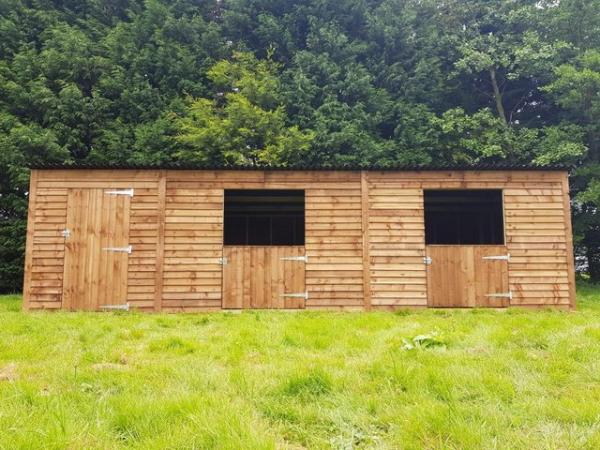 Image 1 of 25ft x 10ft multi block animal shelter with tack room
