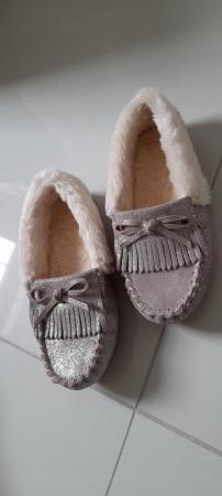 Image 1 of GIRLS LEATHER FUR LINED SLIPPERS