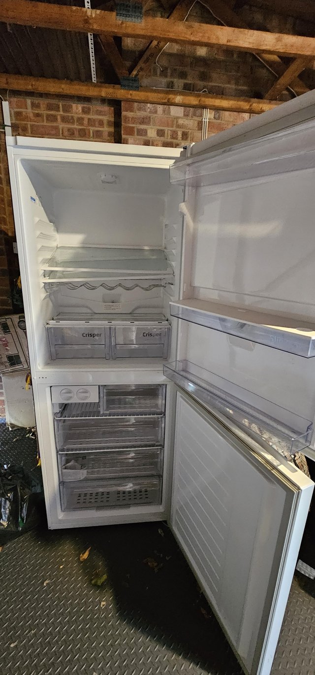 Preview of the first image of BEKO fridge freezer frost free water dispenser ice maker win.