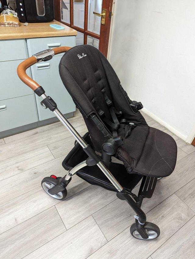 Preview of the first image of Silver Cross Wayfarer - carrycot and toddler seat.