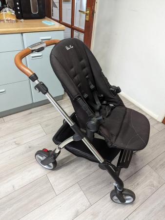 Image 1 of Silver Cross Wayfarer - carrycot and toddler seat