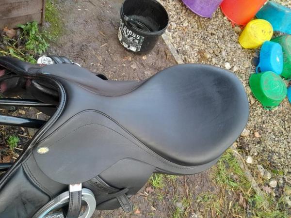 Image 5 of Intouch Jumping saddle 17.5inch