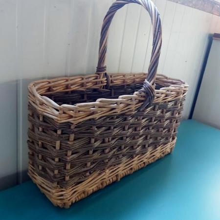 Image 2 of £35 wicker 2-tone basket 4 bottle holder with handle