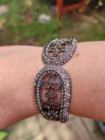 Image 2 of Pretty pattern bracelet
