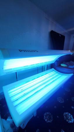 Image 3 of Phillips Home Tanning Sunbed 20 Tubes