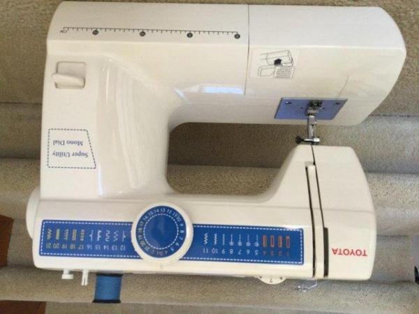 Image 2 of Toyota super utility sewing machine