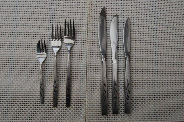 Image 5 of Oneida Capistrano Cutlery, All in Excellent Condition