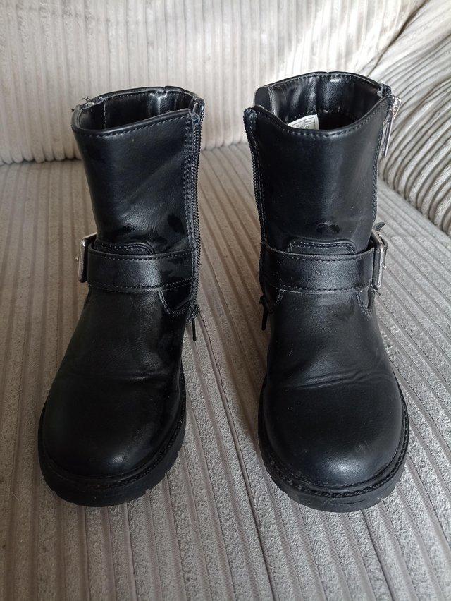 Preview of the first image of Girls leather boots............