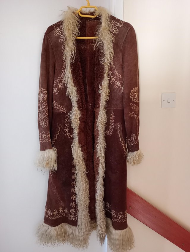 Preview of the first image of **Vintage Afghan coat 12**.
