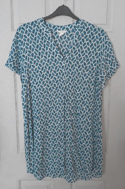 Preview of the first image of Ladies Blue/White Leaf Print Dress By H&M - Size 10   B13.
