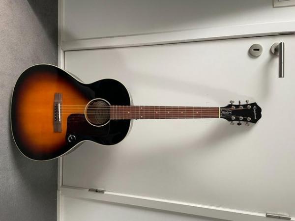 Image 3 of Epiphone Studio L-00 in mint condition