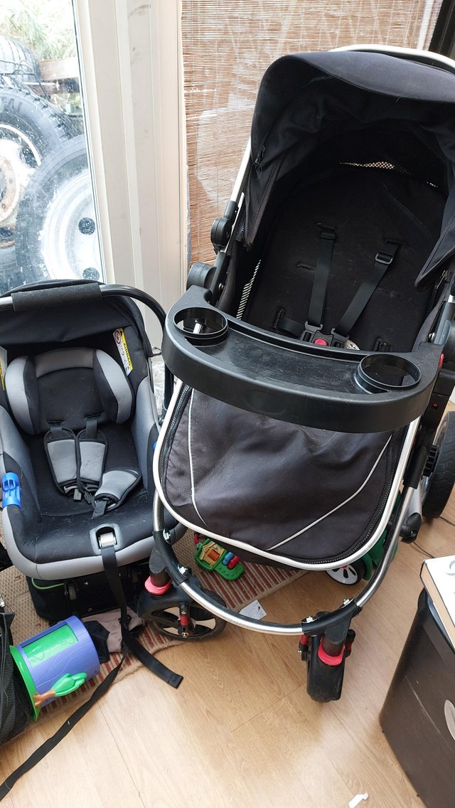 Preview of the first image of Tomikid 3 in 1 travel system.