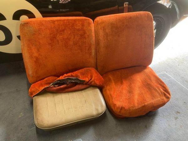 Image 2 of 1972 vw bay front seats /leather but covered