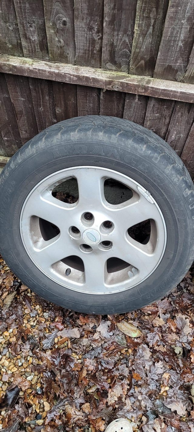 Preview of the first image of Landrover Discovery 2 TD5 alloy wheels x4.