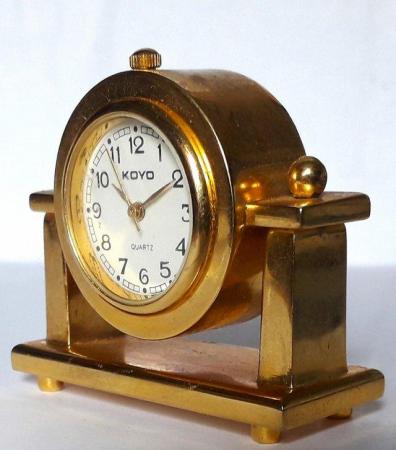 Image 2 of MINIATURE NOVELTY CLOCK - A ROUND MANTLE